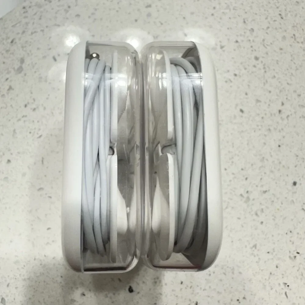Genuine OEM Apple iPhone 3.5mm Jack Wired Earpods Earphones Earbuds Lot of 2